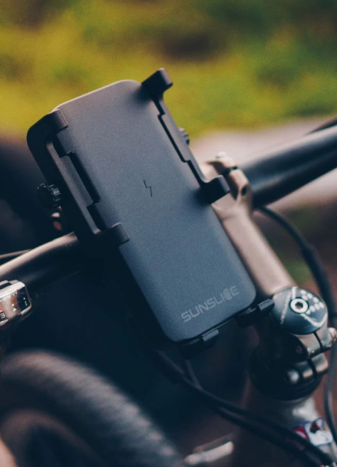 Phone holder with integrated battery - Sunslice