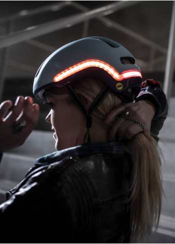 Helmet with front/rear lights - Nutcase