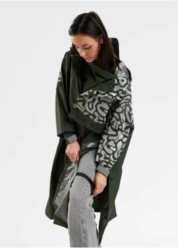 Romea Reflective Rain Poncho - Urban Circus