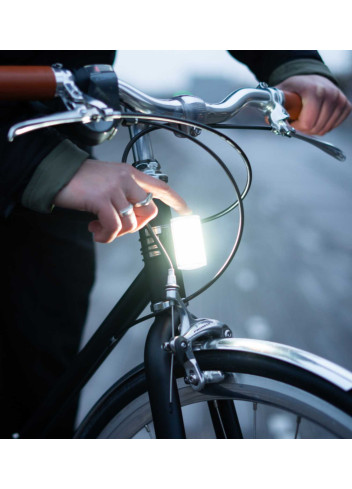 copy of Powerful 320 Lumen front bike light - Urbanproof