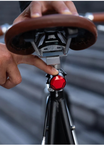 Magnetic rear light - Shapeheart