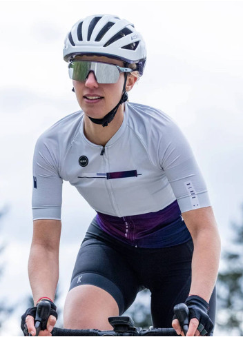 Extra lightweight bike helmet with MIPS - Cairn