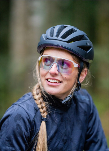 Atom lightweight ventilated bike helmet - Cairn