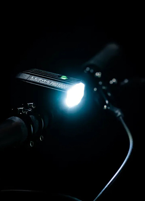 1000-lumen front light - Lezyne