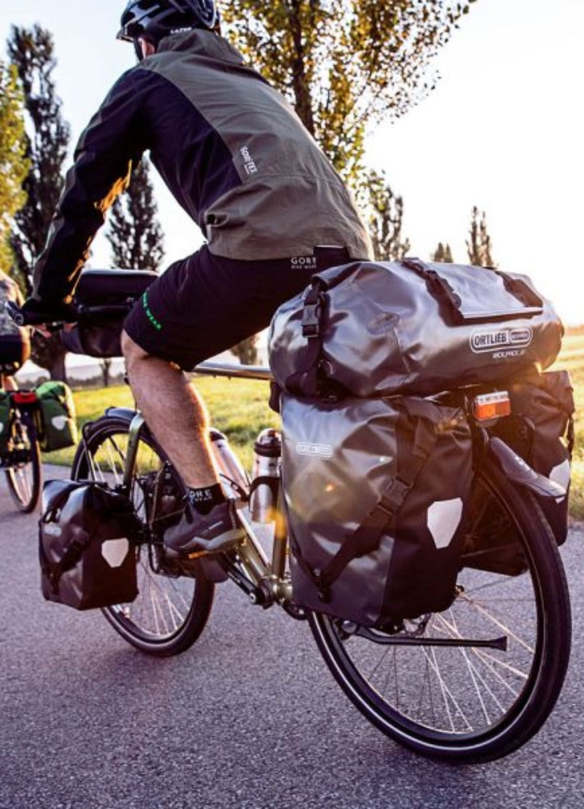 Voyage à vélo : remorque ou sacoche ?