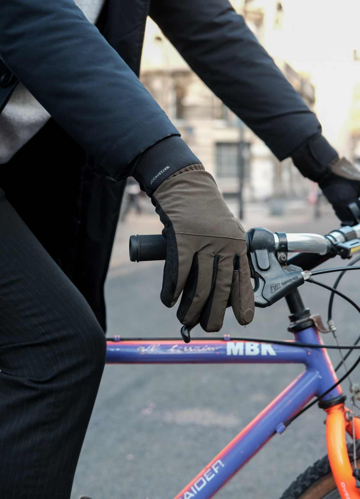 Gants de Vélo Hiver Sealskinz All Weather Cycle XP Noir Rouge – Dynamic Vélo  : vente Sealskinz en ligne